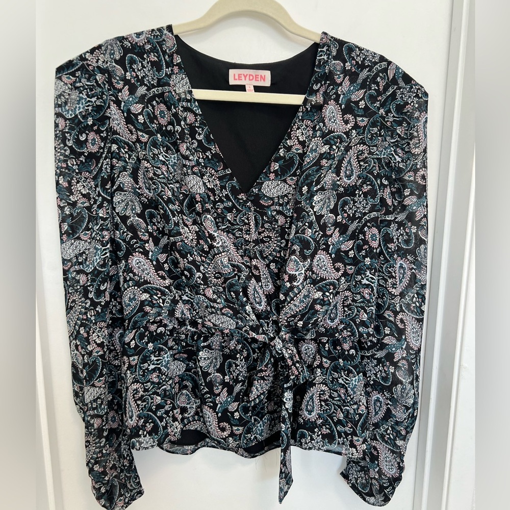 LEYDEN Women Blouse